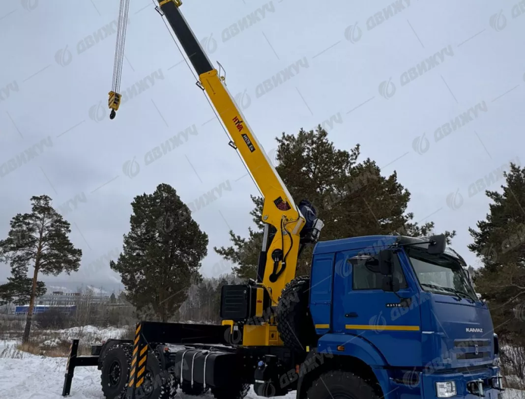 Седельный тягач КАМАЗ 43118-3090-76 (RR) с КМУ HYVA HST8E4