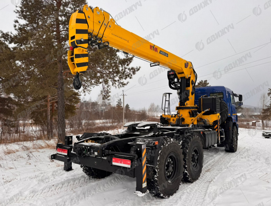 Седельный тягач КАМАЗ 43118-3090-76 (RR) с КМУ HYVA HST8E4