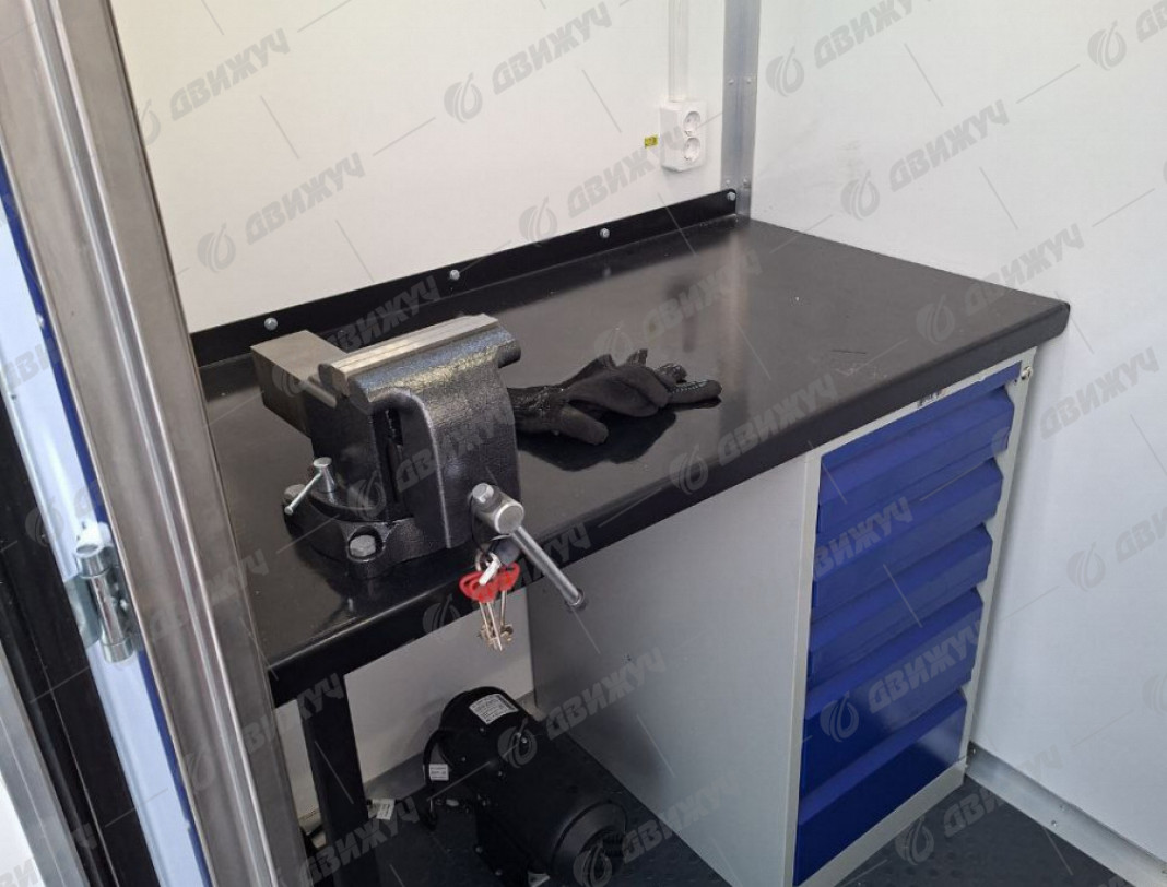 Передвижная ремонтная мастерская ПАРМ на шасси MAN с КМУ ИМ-95