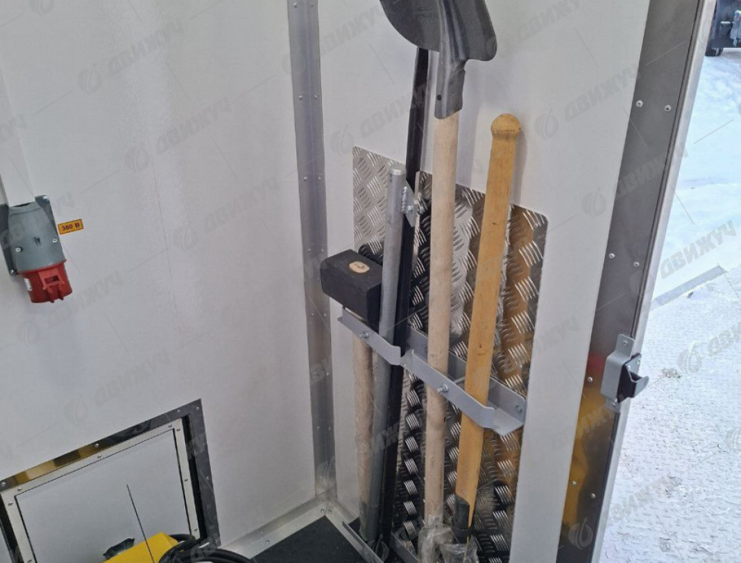 Передвижная ремонтная мастерская ПАРМ на шасси MAN с КМУ ИМ-95