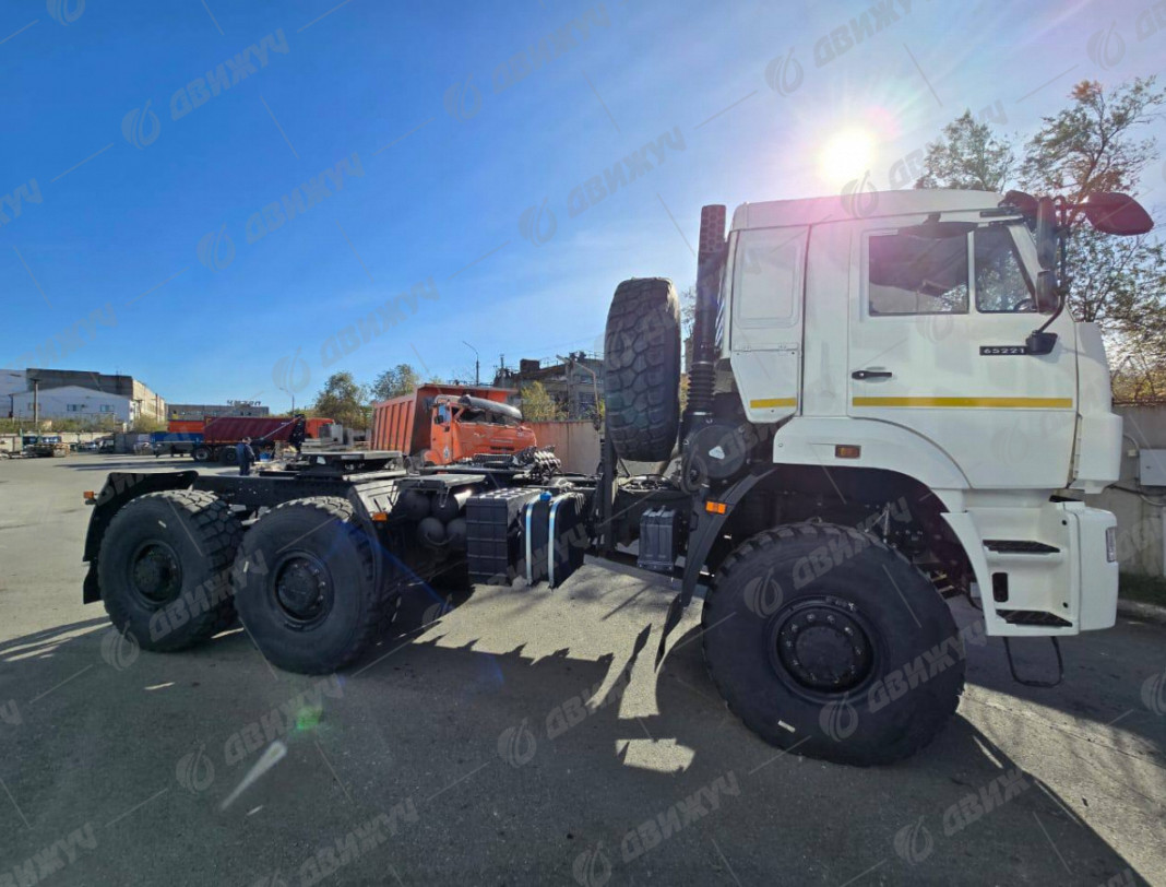 Седельный тягач КАМАЗ 65221-26020-53