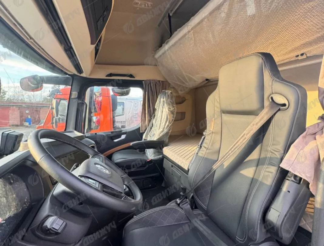 Тягач Shacman X6000 4х2 (SX4188YY381)