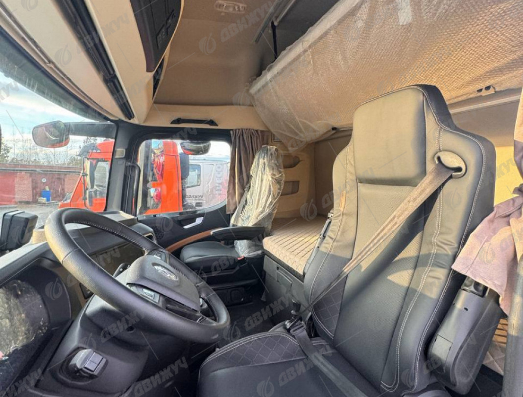 Тягач Shacman X6000 4х2 (SX4188YY381)