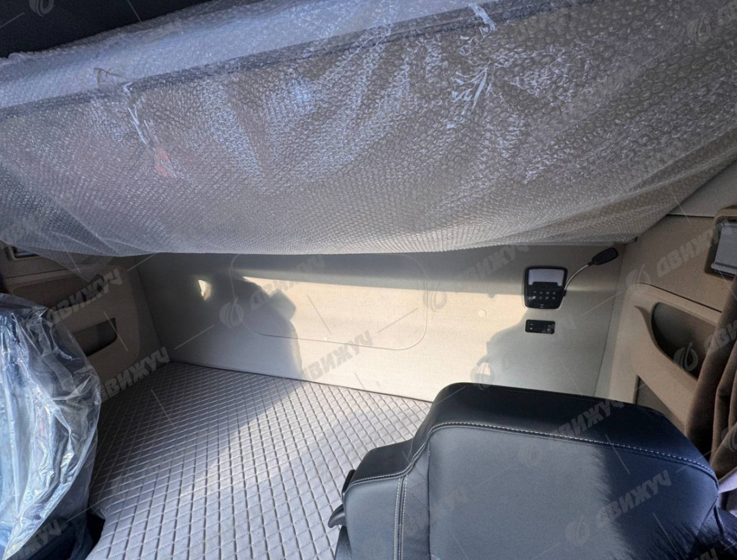 Тягач Shacman X6000 4х2 (SX4188YY381)