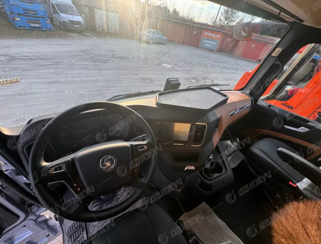 Тягач Shacman X6000 4х2 (SX4188YY381)