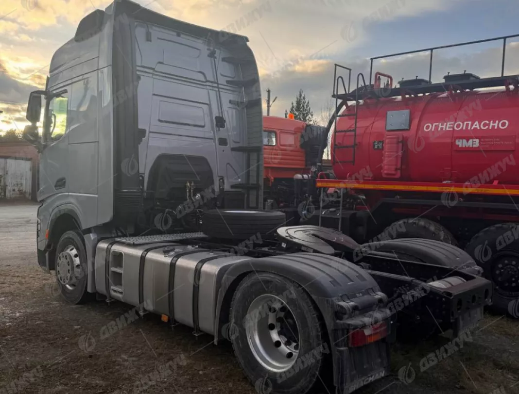 Тягач Shacman X6000 4х2 (SX4188YY381)