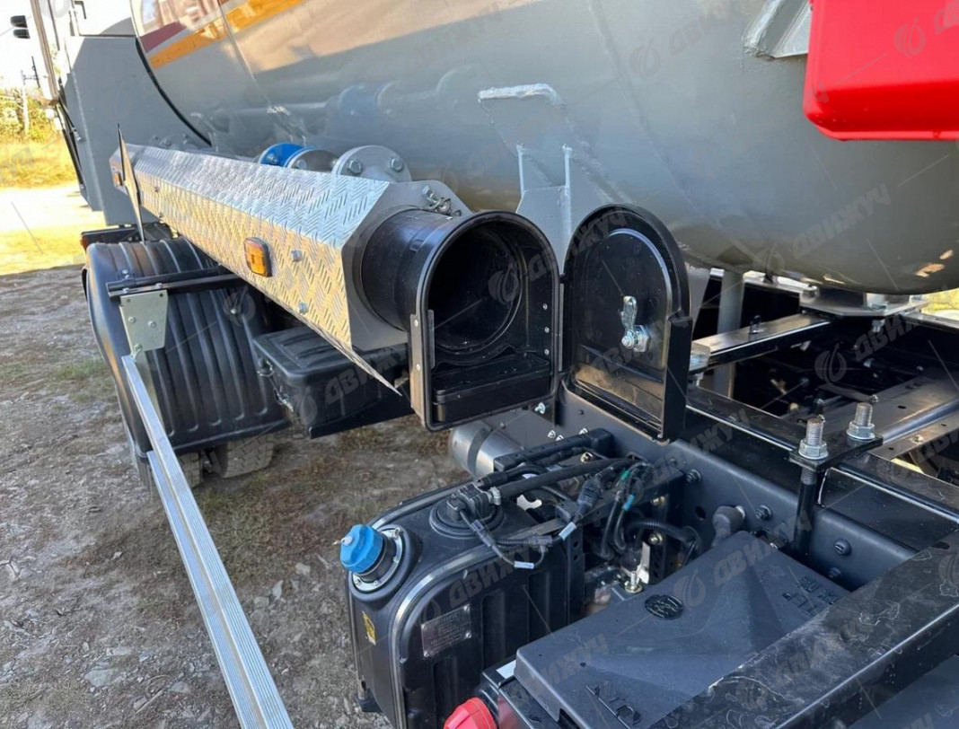 Газовоз АЦТ-4 на шасси DAYUN X60 XL-2030 CGC1060H