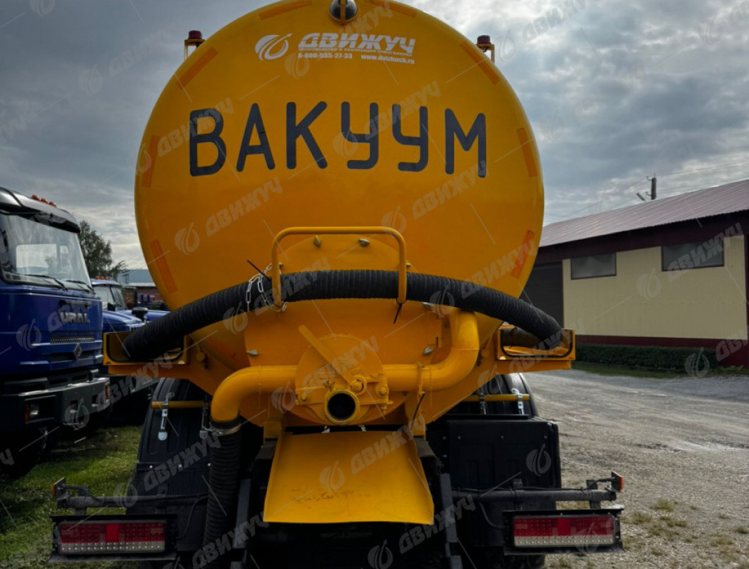 Вакуумная машина МВ-16 на шасси КАМАЗ 65222 (насос КО-510)