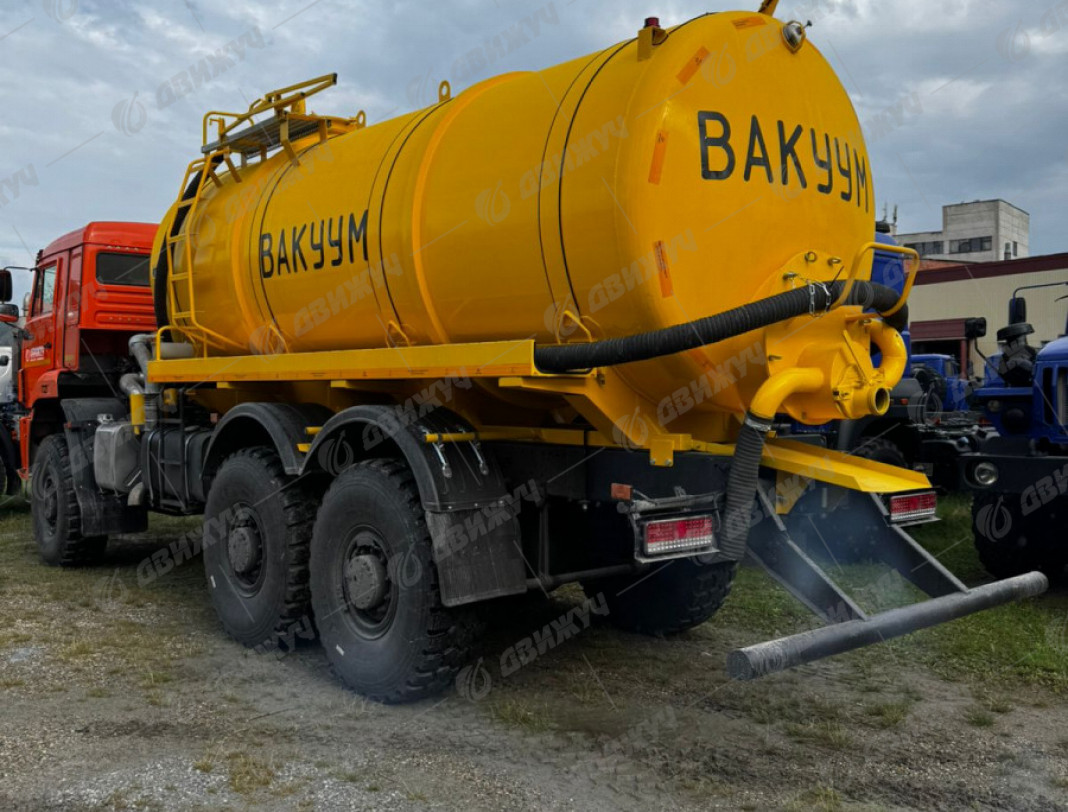 Вакуумная машина МВ-16 на шасси КАМАЗ 65222 (насос КО-510)