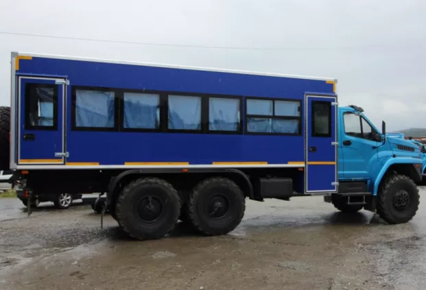 Вахтовый автобус на шасси Урал NEXT4320-6952-72 (Е5) Г38, 28 мест