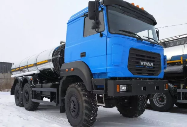 АЦПТ-10 на шасси Урал 5557 (бескапотный)