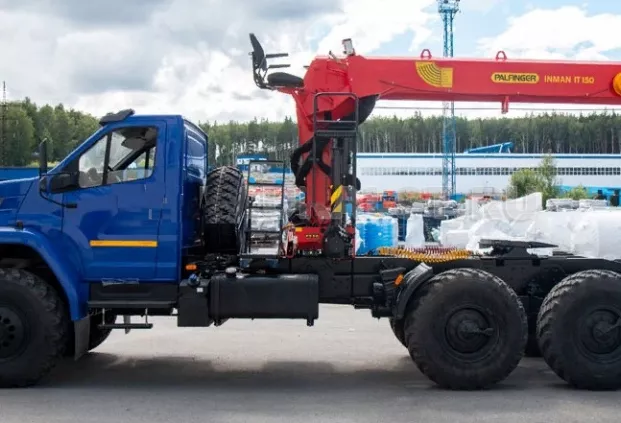 Седельный тягач Урал Next 4320-72 с КМУ ИТ-150 (тросовый)
