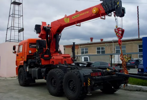 Седельный тягач на шасси КАМАЗ 43118-50 с КМУ ИТ-180 (тросовый)