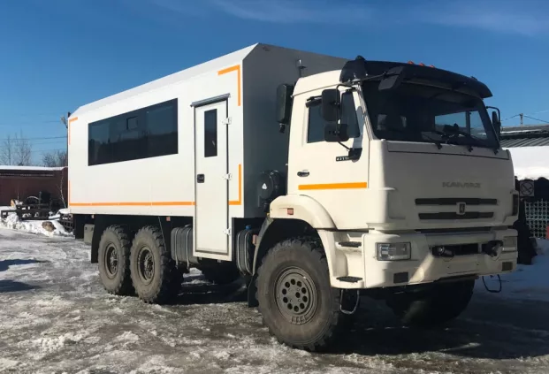 Вахтовый автобус шасси КамАЗ 43118-50 (6х6), 22 места