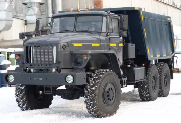 Самосвал Урал 55571-72 (капотный с задней разгрузкой)