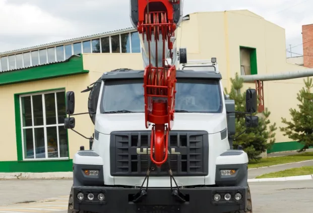 Автокран Челябинец КС-55732-33 на шасси Урал Next 