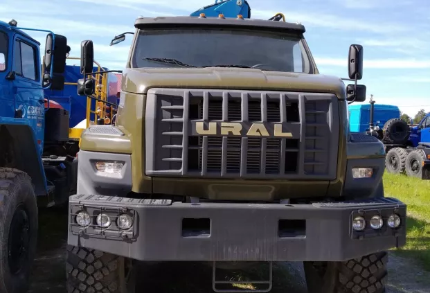 Бортовой Урал Next 4320-74 с КМУ ИМ-150