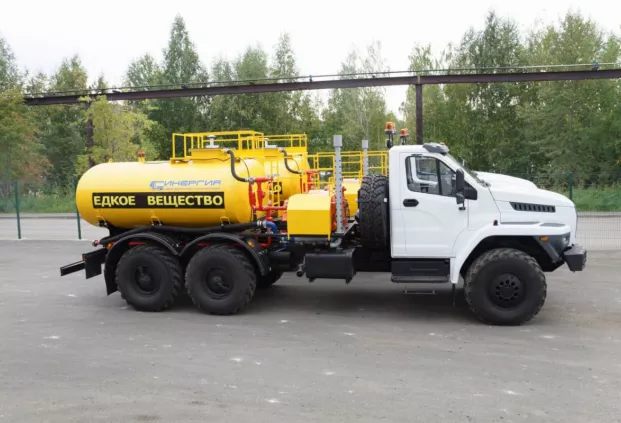 Агрегат кислотной обработки скважин СИН-32 на шасси УРАЛ Next 4320-72 (50 Мпа, диаметр плунжера 100 )