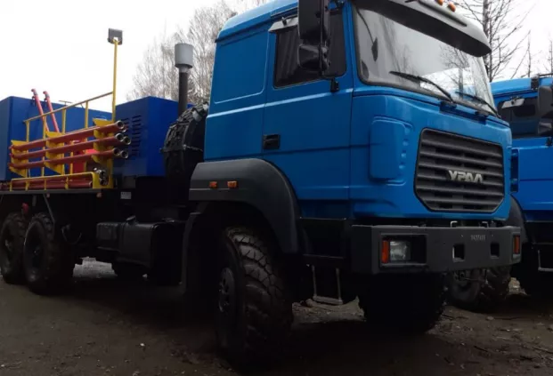 Цементировочный агрегат ЦА-320 на шасси Урал 4320-80 с ВПБ