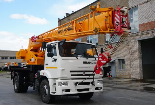 Автокран Ивановец  35714К-3 на шасси КАМАЗ-53605