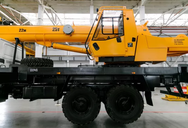 АВТОКРАН ИВАНОВЕЦ КС-45717-2М на шасси УРАЛ-4320 Next (стрела 22 м)