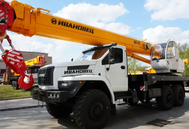 АВТОКРАН ИВАНОВЕЦ КС-45717-2Р Air на шасси УРАЛ-4320 Next