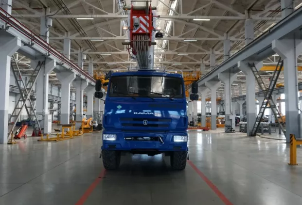 АВТОКРАН ИВАНОВЕЦ КС-45717К-3-58 на шасси KAMAЗ 43118