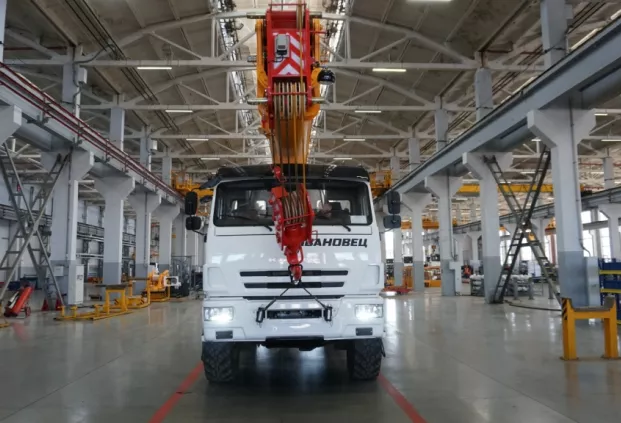 АВТОКРАН ИВАНОВЕЦ КС-45717К-3Р Аir на шасси KAMAЗ 43118