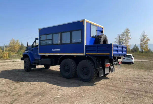 Грузопассажирская вахта на шасси Урал Next 4320-72