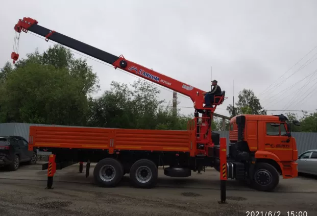 Бортовой автомобиль с КМУ Kanglim 1256GII, на шасси КАМАЗ – 65115-50