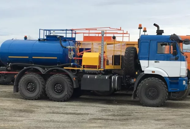 Агрегат кислотной обработки скважин СИН-32 КАМАЗ-43118-50 (КПП 154, 32 МПа, диаметр плунжера 125)