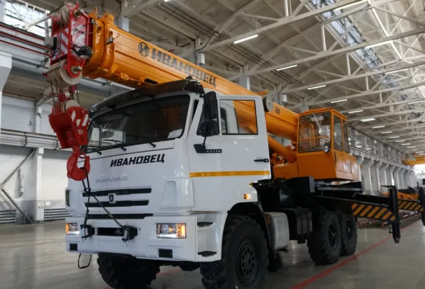 Автокран Ивановец 35714К-2 на шасси КАМАЗ-43118