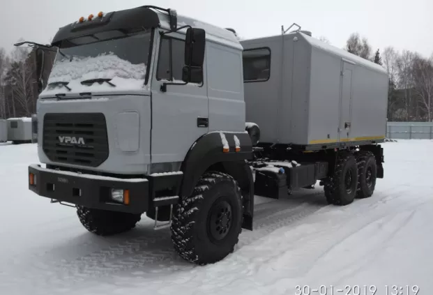 ППУА-1600/100 на шасси Урал 5557-4512-80Е5 (насос 2,3 ПТ)