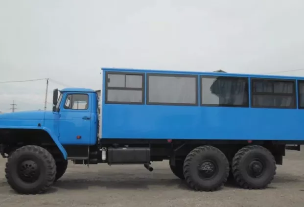 Вахтовый автобус Урал 3255-0013-61 28 мест