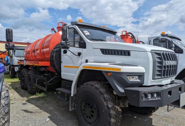 АКН-10 на шасси Урал NEXT 4320-72Е5 (насос КО-505, доп. ревизионная горловина, топл. бак 300 л.)