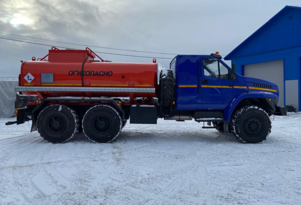 Автотопливозаправщик АТЗ-10 на шасси Урал Next 4320