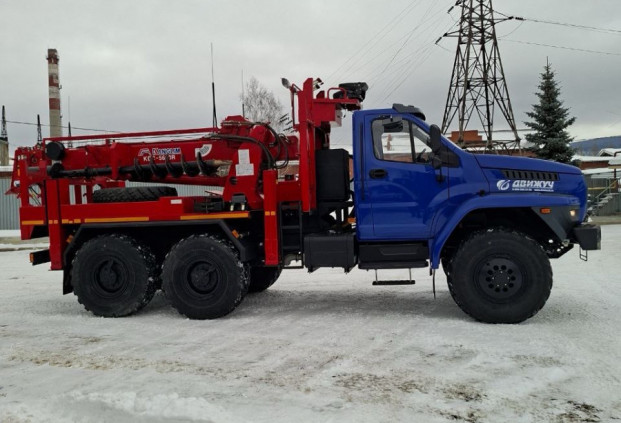 Бурильно-крановая машина БКМ с Kanglim KDC 5600 на шасси Урал NEXT 5557-72