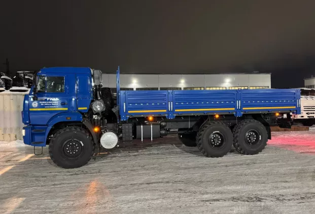 Бортовой автомобиль КАМАЗ (6х6)