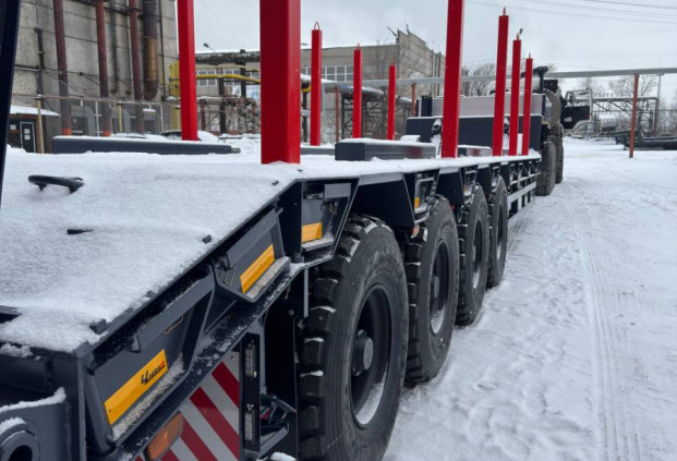 Полуприцеп-тяжеловоз ЧМЗАП 99903-0000041-КУ5 высокорамный