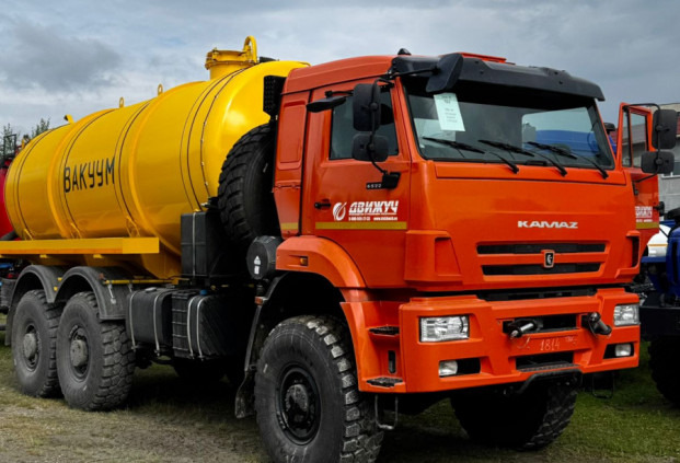 Вакуумная машина МВ-16 на шасси КАМАЗ 65222 (насос КО-510)