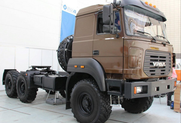  Седельный тягач на шасси Урал 5557-80Е5