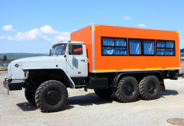 Вахтовый автобус УРАЛ 4320-1112-60, 22 места