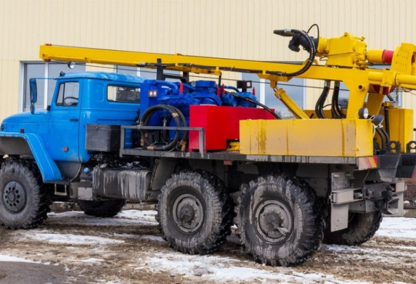 Буровая установка УРБ-2А2 на шасси Урал 4320-61 с двумя компрессорами 4ВУ1-5/9