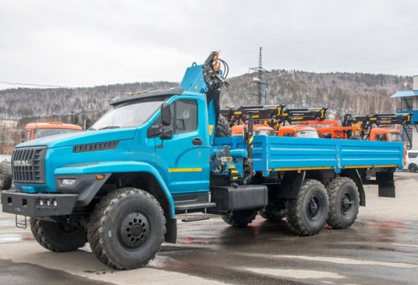 Бортовой Урал 4320 NEXT (капотный) с КМУ ИМ-55