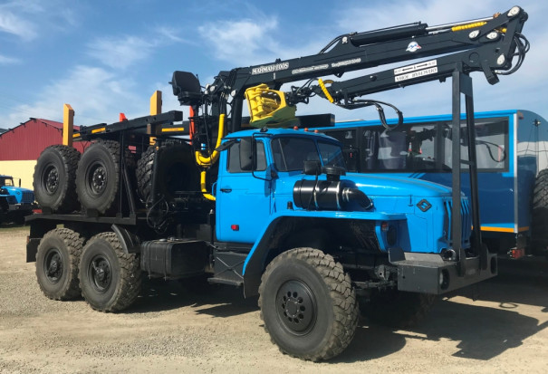 Лесовоз Урал 55571(5557) с гидроманипулятором и роспуском