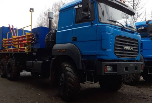 Цементировочный агрегат ЦА-320 на шасси Урал 4320-82 с ВПБ