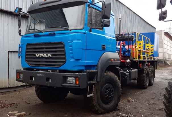 Цементировочный агрегат ЦА-320 на шасси Урал 4320-82 без ВПБ