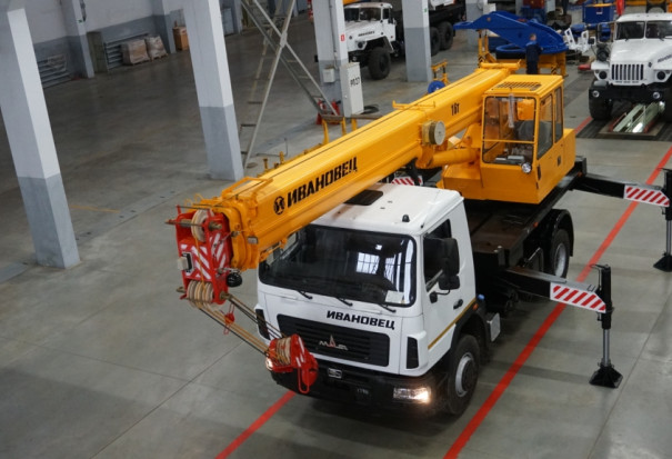Автокран Ивановец  35715 на шасси МАЗ-5340С2