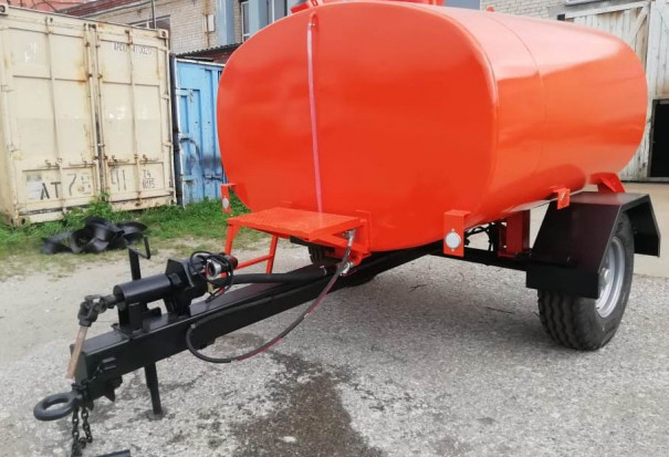 Цистерна на тракторном прицепе (1-осный)