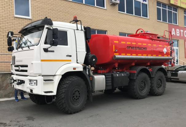 Бензовоз АЦ-12 на шасси КАМАЗ 43118